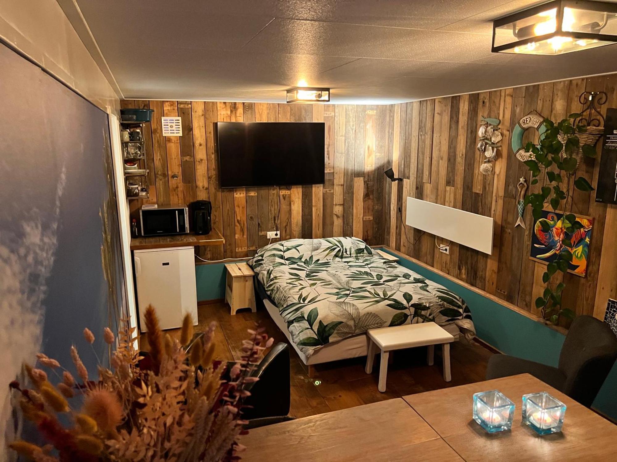 Beach House Met Badkamer, Boxspring & Airco Schoonebeek Экстерьер фото
